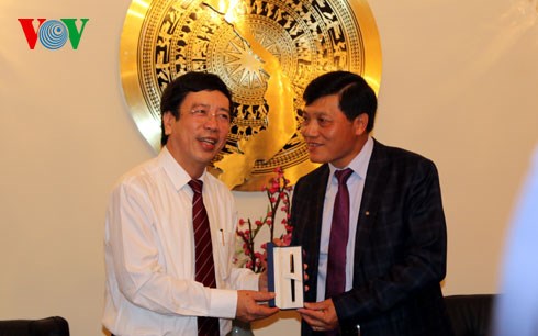 Гендиректор "Голоса Вьетнама" встретился с сотрудниками Посольства Вьетнама в Чехии